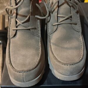Men's Sorel Suede Lace-Up Casual Shoes in Taupe like new